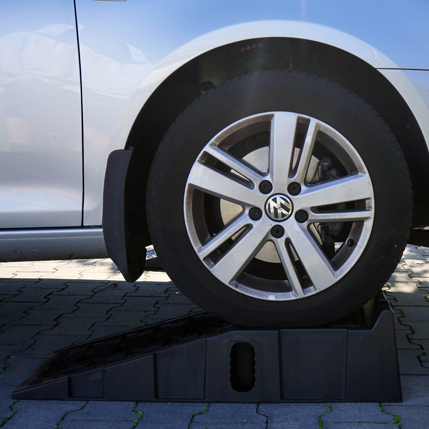 XPOtool Auto-Auffahrrampen bis 5t aus Kunststoff für schwerere Fahrzeuge (2 Stück)