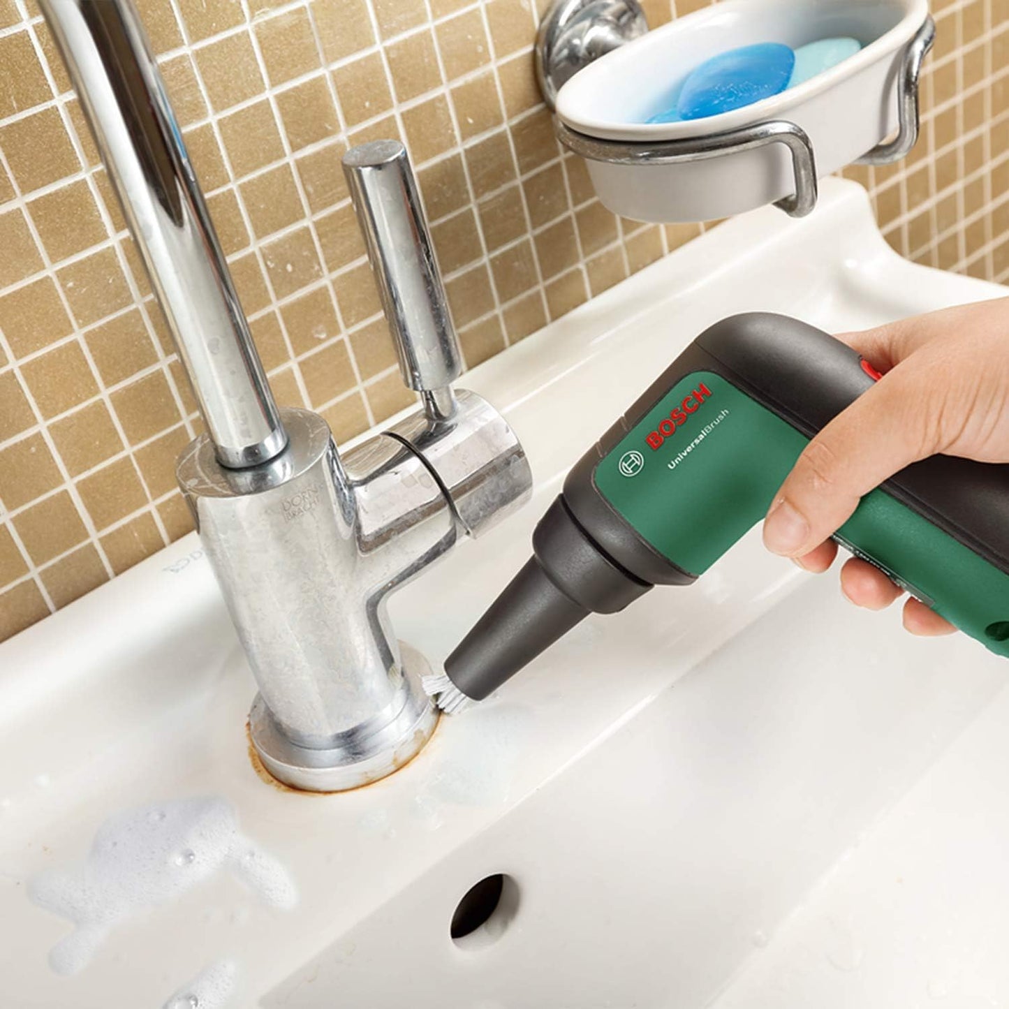 Bosch Home and Garden Akku-Reinigungsbürste mit 4 Reinigungsaufsätze, USB-Aufladung